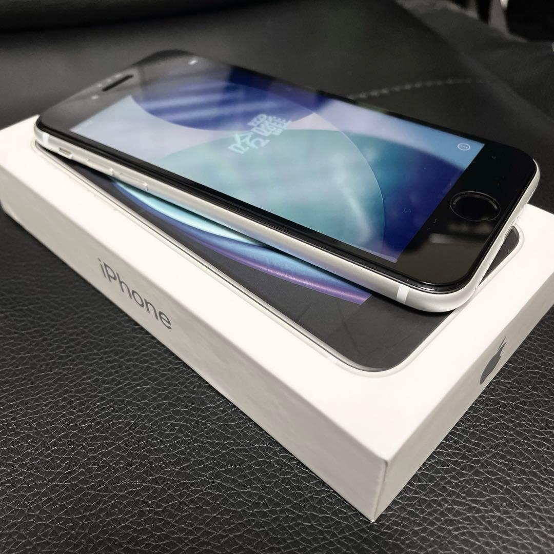 iPhoneSE2 64GB Docomo 美品 ホワイト