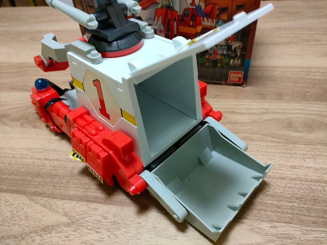 バンダイ 元祖SDガンダム106ファイヤーブレイザー