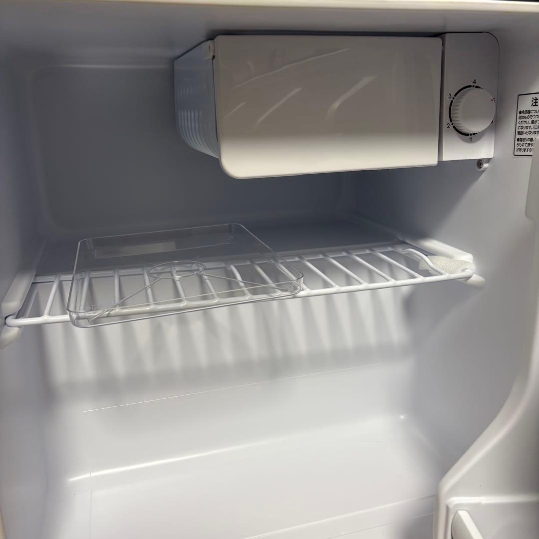 未使用品 アイリスプラザ 鏡面 冷蔵庫 ミニ ブラック 42L 黒