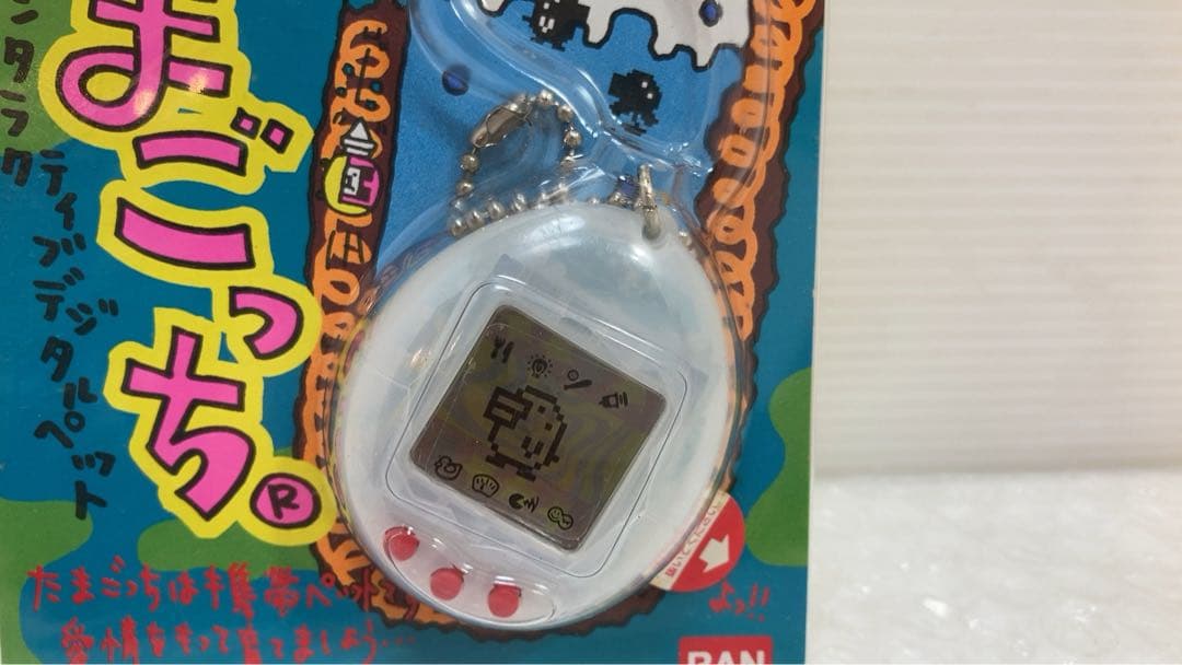 新種発見！！　たまごっち　BANDAI 1997 クリアホワイト　③