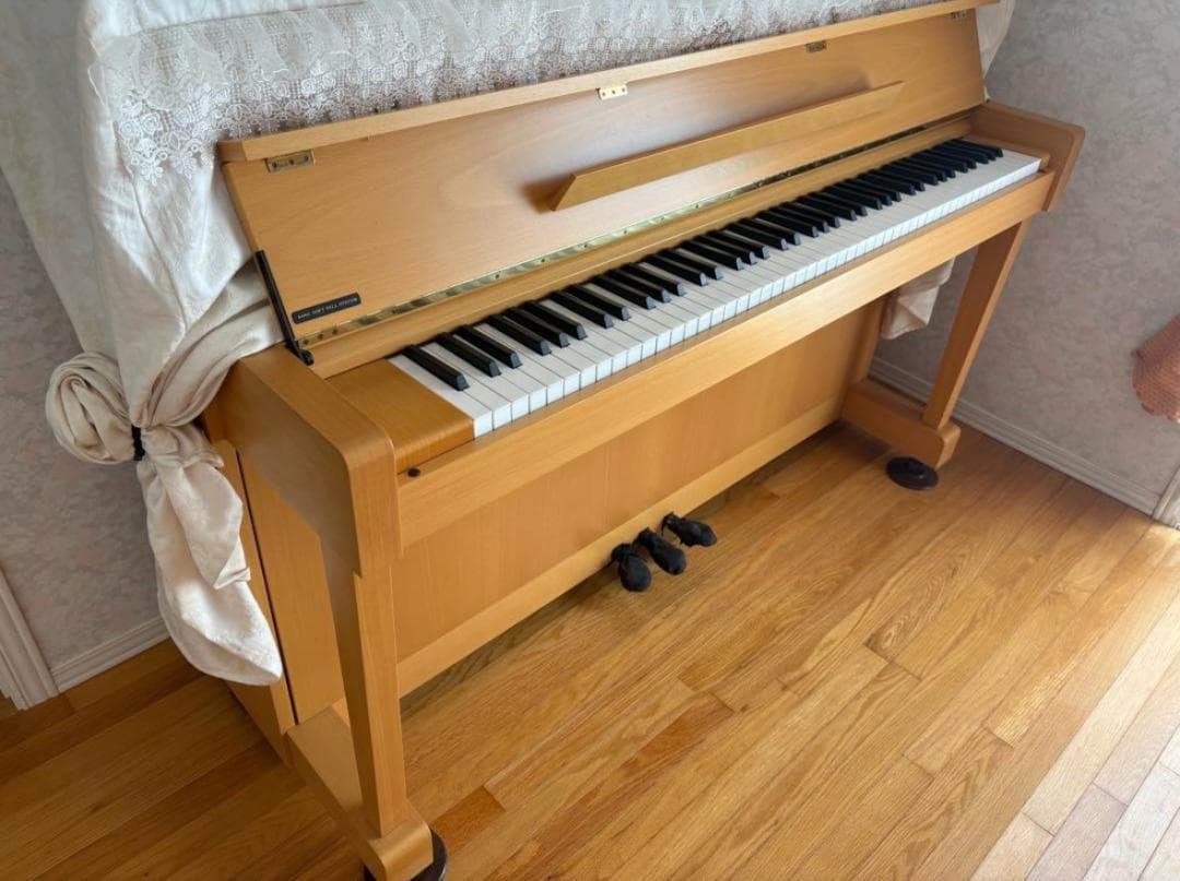 1月いっぱいまでの投稿です　値下げ無し　カワイ　ピアノ　KAWAI K-18B