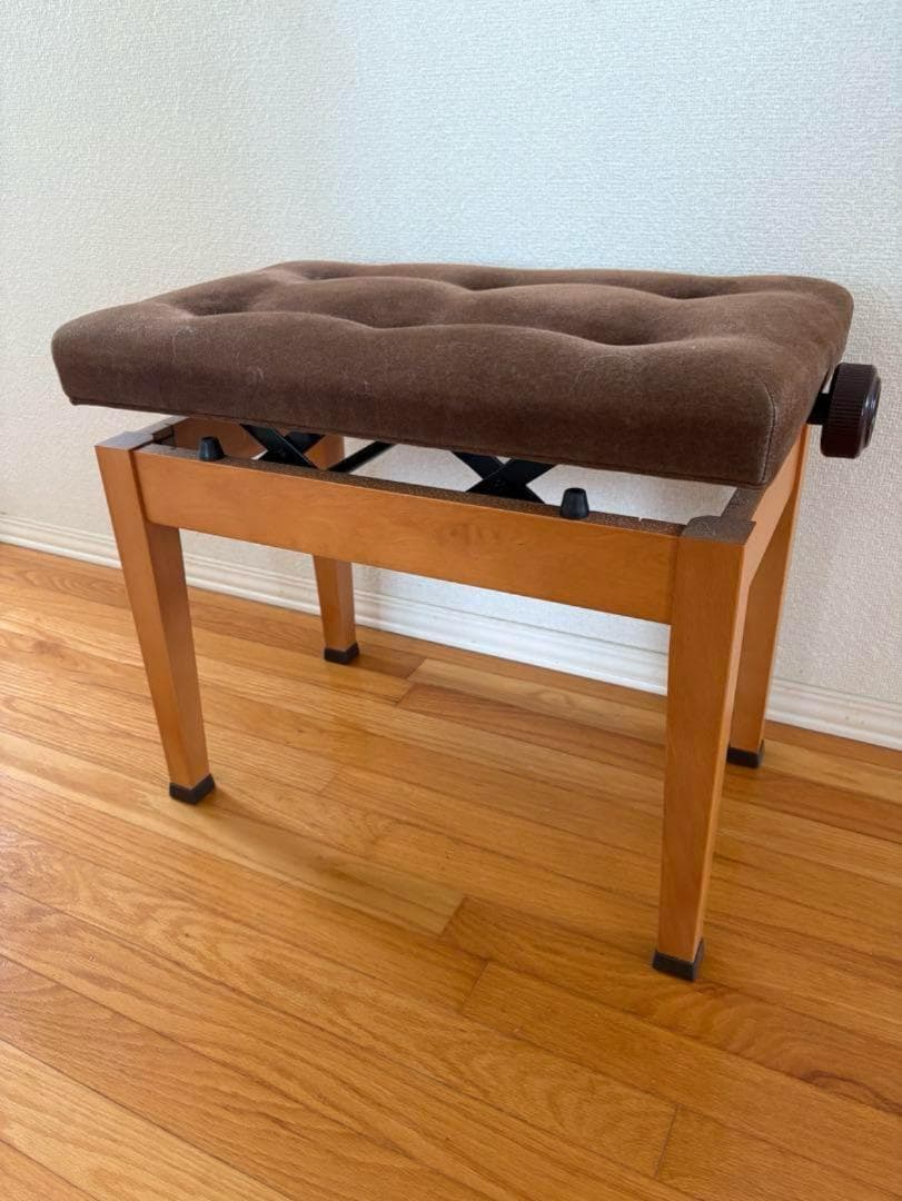 1月いっぱいまでの投稿です　値下げ無し　カワイ　ピアノ　KAWAI K-18B