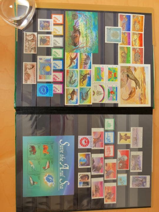 外国切手　カザフスタン　1999年(超レア・未使用・非売品・政府公式冊子)