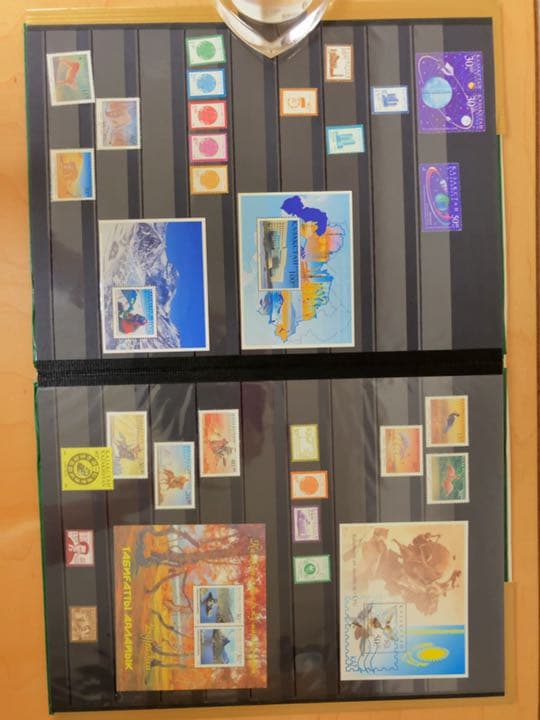 外国切手　カザフスタン　1999年(超レア・未使用・非売品・政府公式冊子)