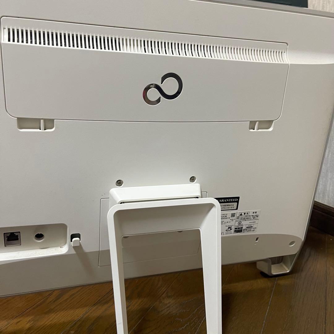 【半額】Fujitsu デスクトップPC ESPRIMO FH52/A3