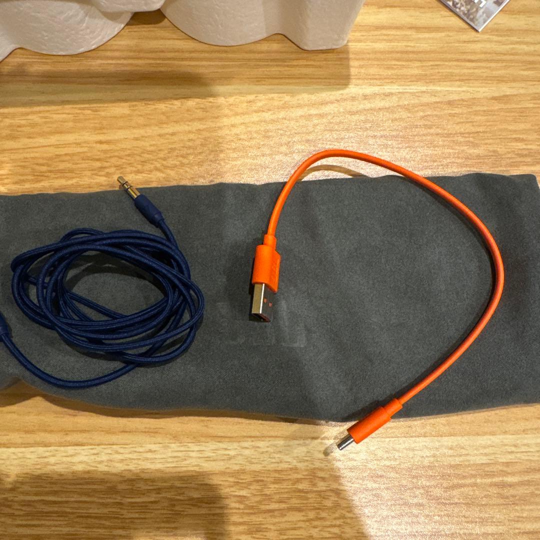 【美品】JBL LIVE770NCワイアレスヘッドホン