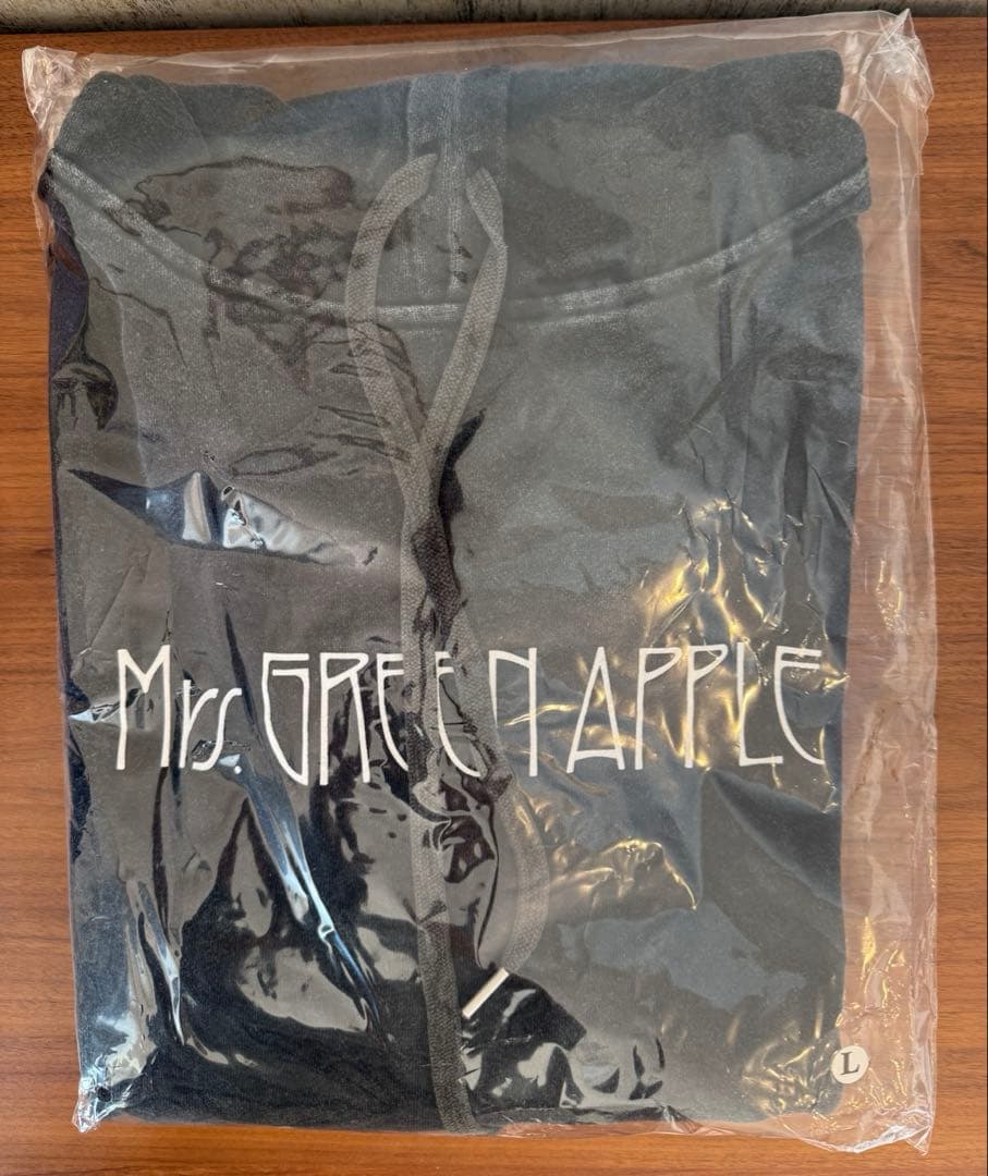 新品未開封　ミセス バベルの塔 フーディ L