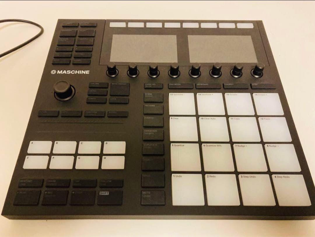 MASCHINE ブラック 本体とガイドブック