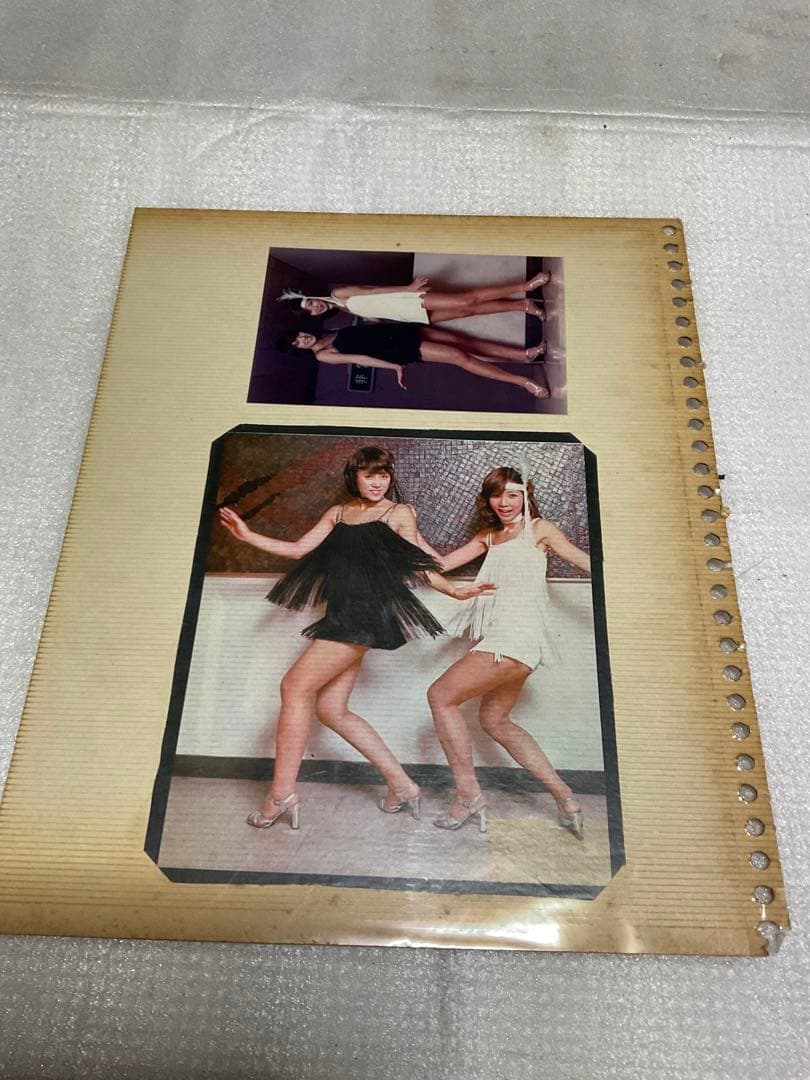 ピンクレディのプロマイド。フェルアルバムに貼り付けてございます。【そのまま出品】