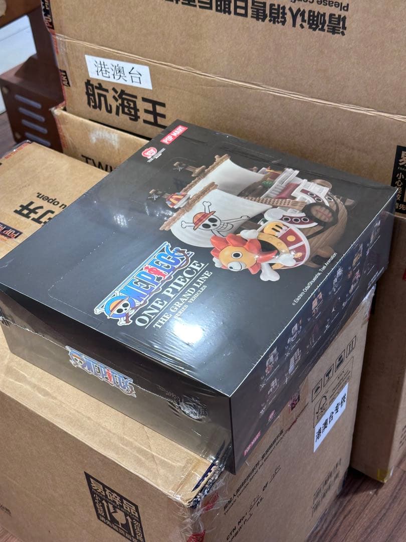 popmart ワンピース　コラボ　海賊船　12ボックス入り　未開封
