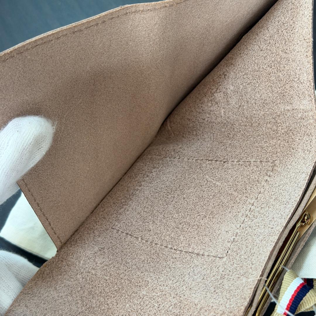 【新品未使用】イルビゾンテ 二つ折り がま口 財布 グレー