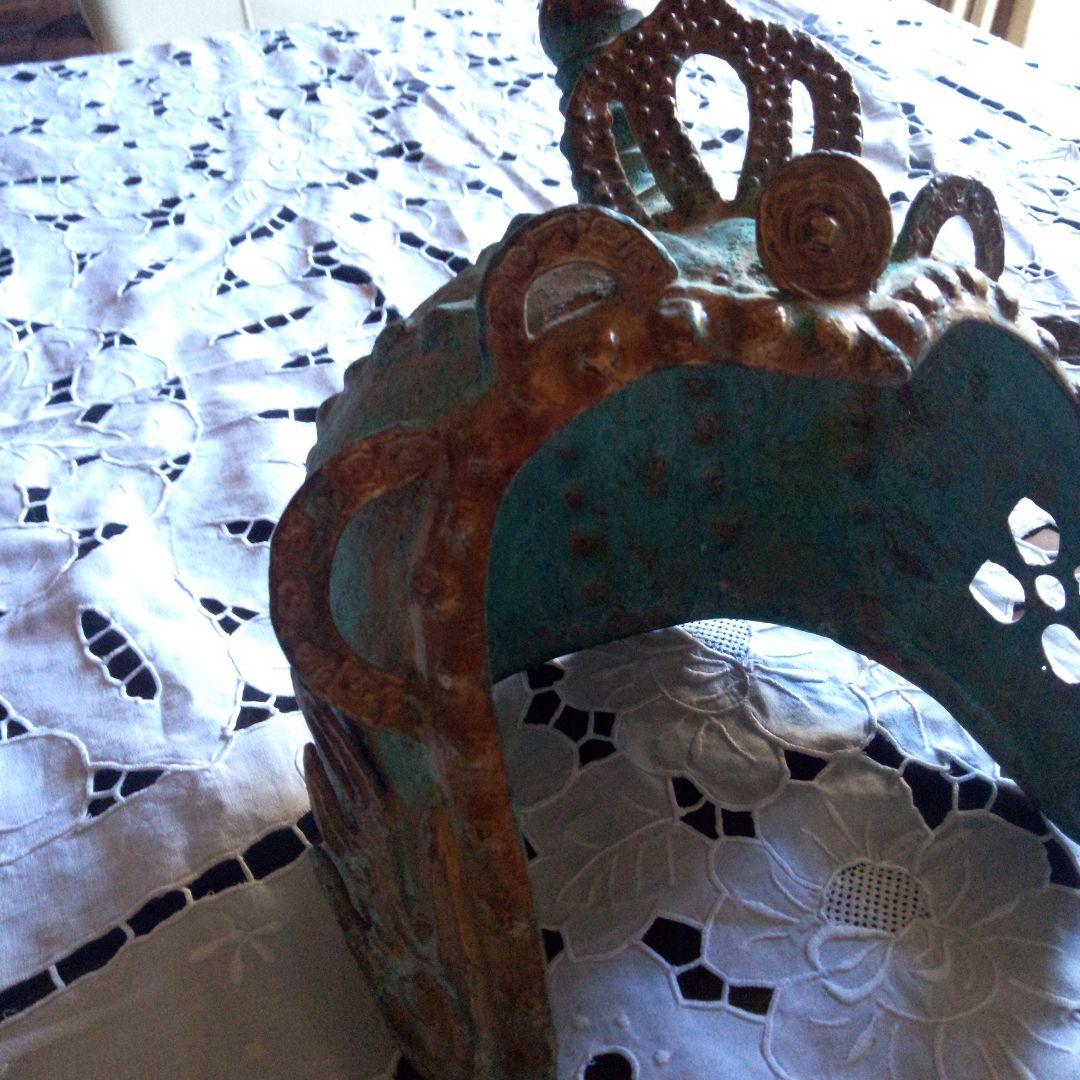 骨董品装飾的な青銅色兜