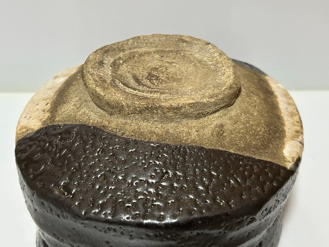 江戸時代頃　黒織部　花文　沓茶碗　箱付　茶道具　古陶