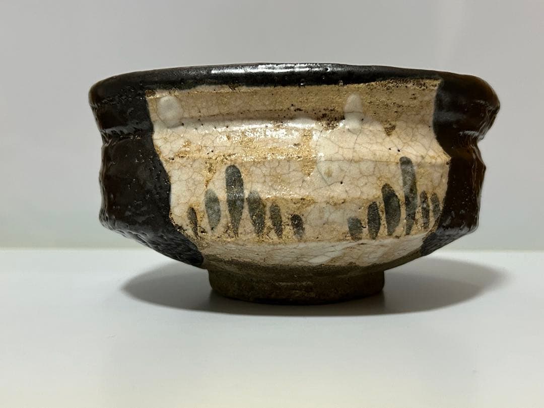 江戸時代頃　黒織部　花文　沓茶碗　箱付　茶道具　古陶