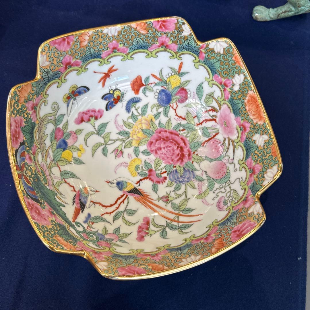 色鮮やかな花柄の陶磁器皿　24センチ