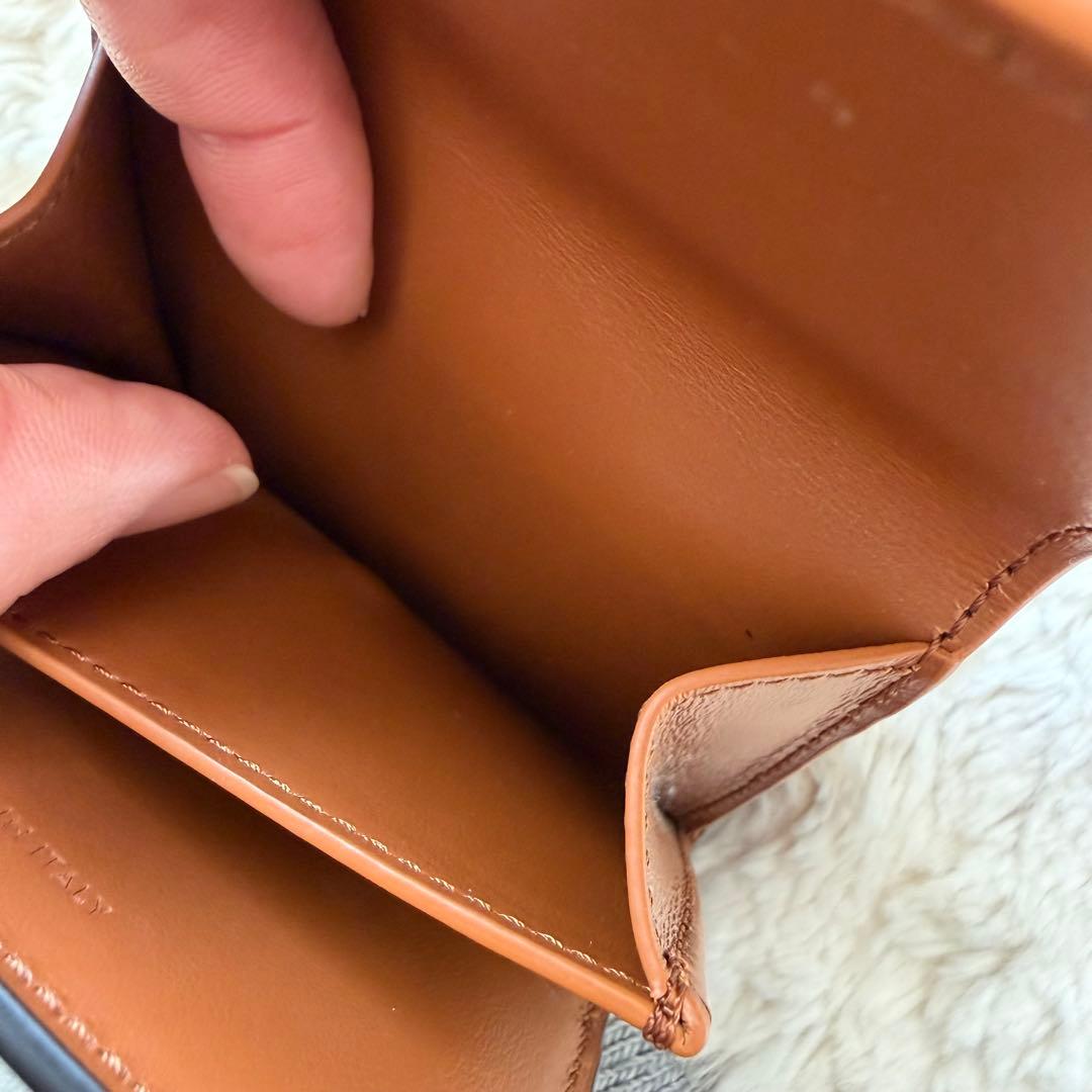 ゆっきぃ CELINE トリオンフ （TAN）タン 三つ折り財布