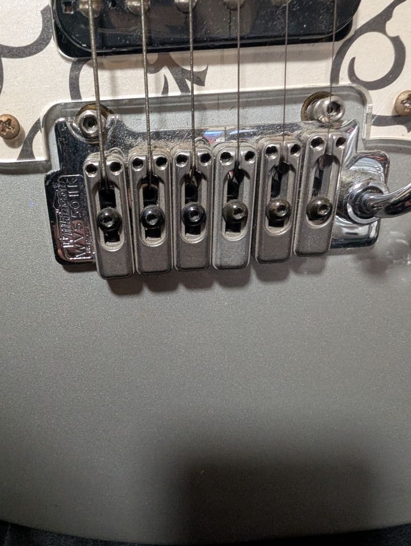 廃盤 Elioth S305 SSH ストラトタイプ アーム付属 タップ可