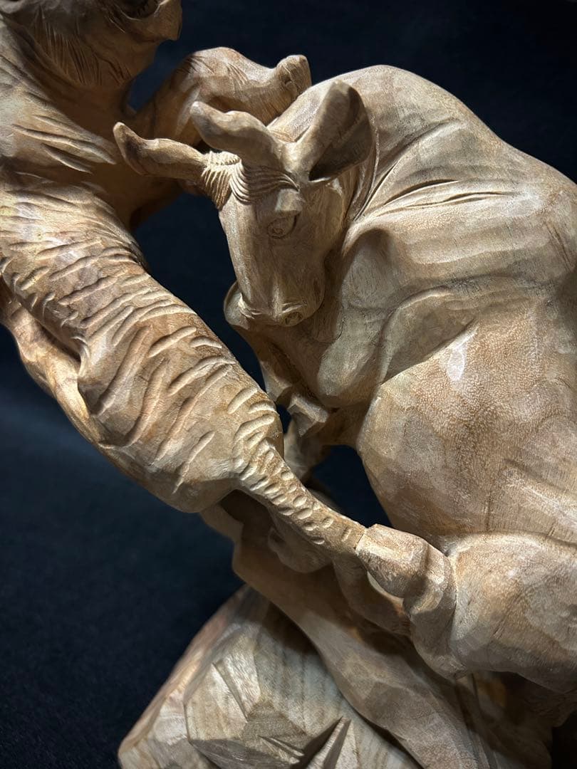 彫刻 木造 虎 牛 闘い 戦 木彫 オブジェ 置物 美術