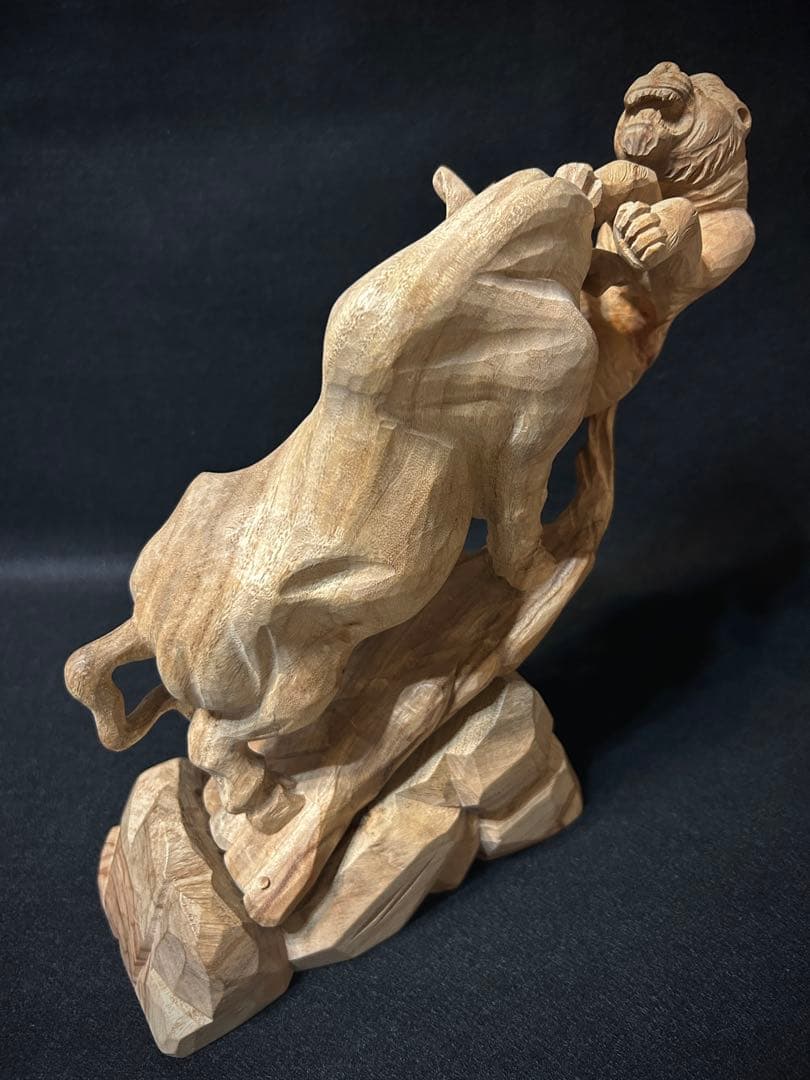 彫刻 木造 虎 牛 闘い 戦 木彫 オブジェ 置物 美術