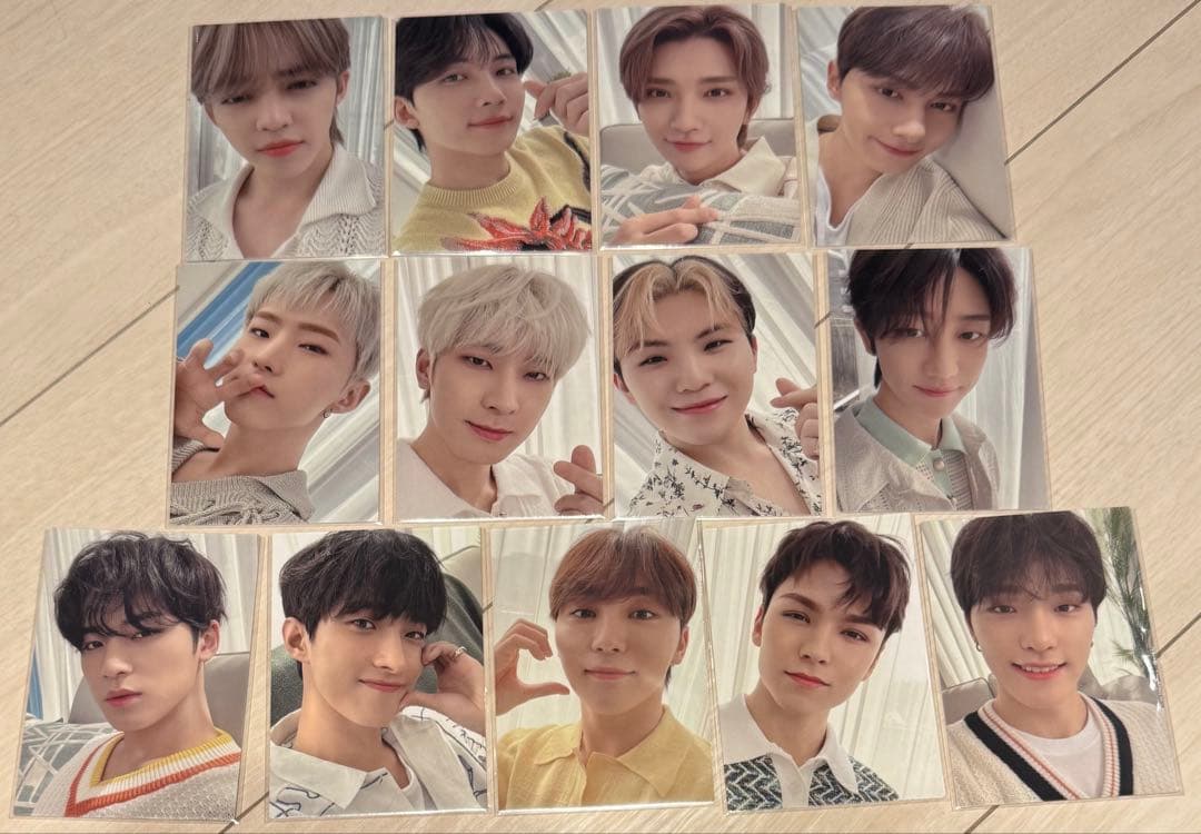 SEVENTEEN‘S  2022 フーディー　付属トレカ