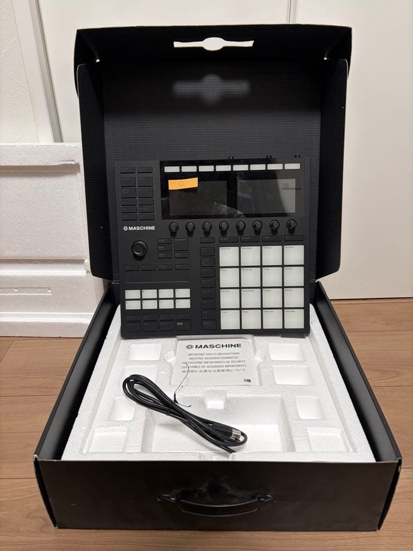 ①Native Instruments MASCHINE Mk3 ライセンス有