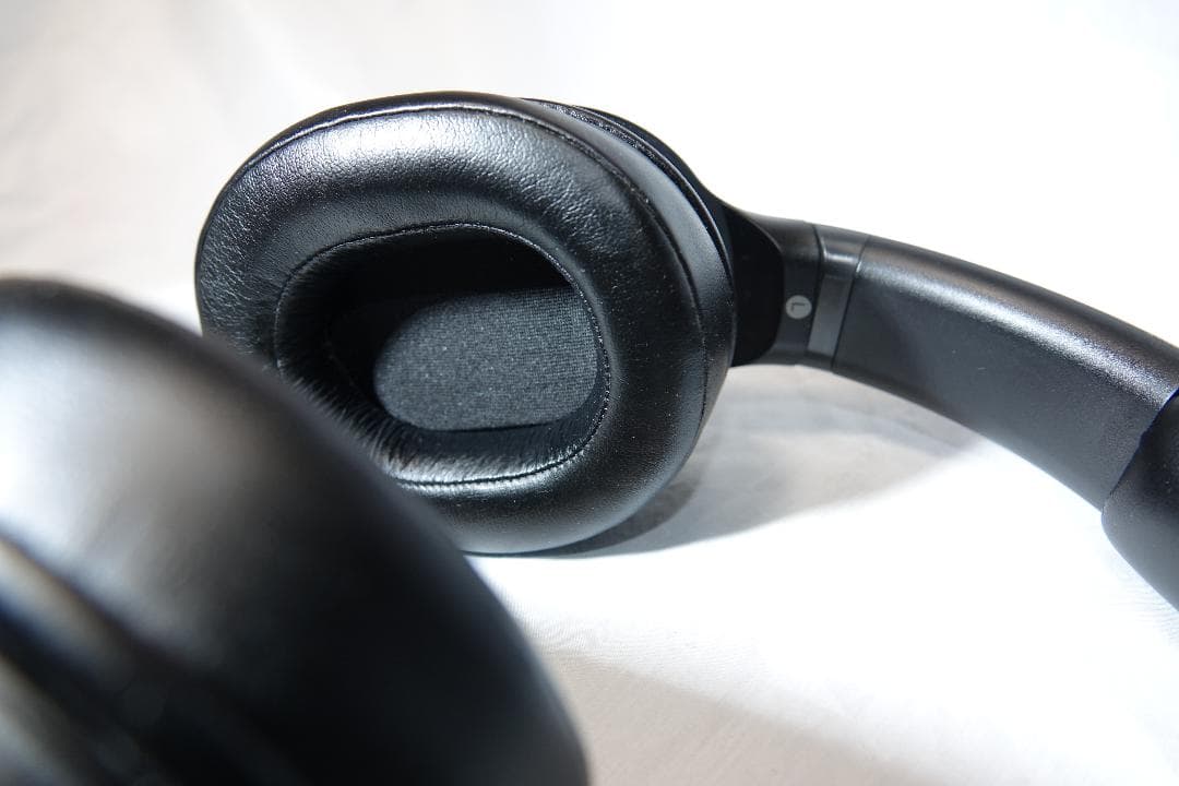 SONY ワイヤレスヘッドホン　TMR-L600 WH-L600R