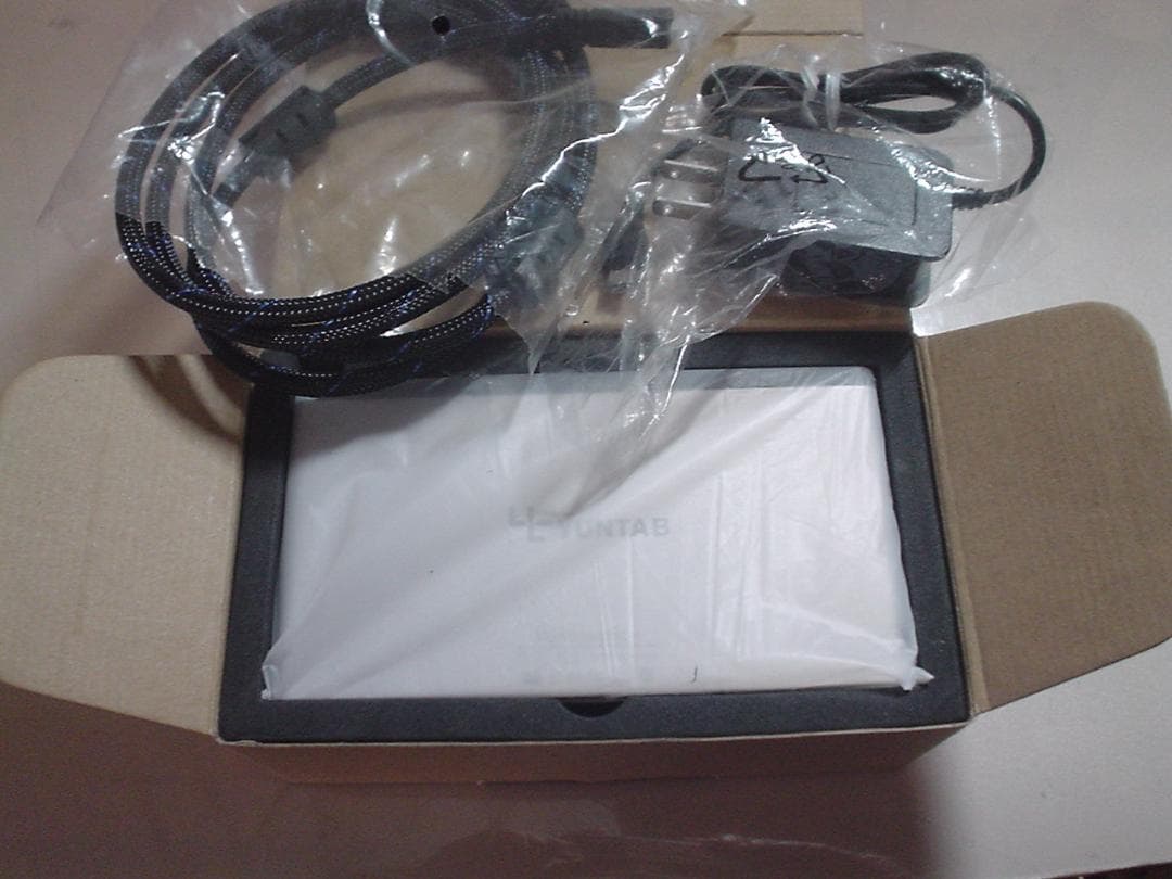 稀少YUNTAB ミニPC 2GB 64GB Win10 バッテリー内蔵