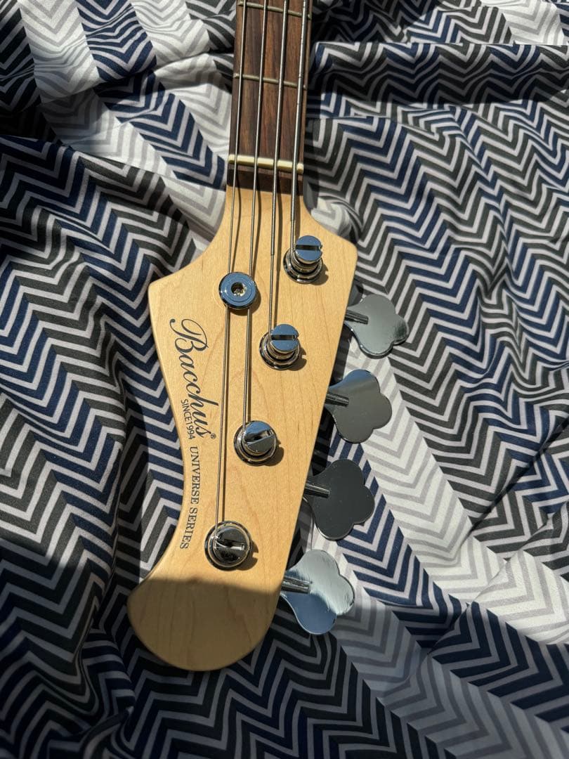 バッカス　ベース　WJB-360R TRS　レッドサンバースト