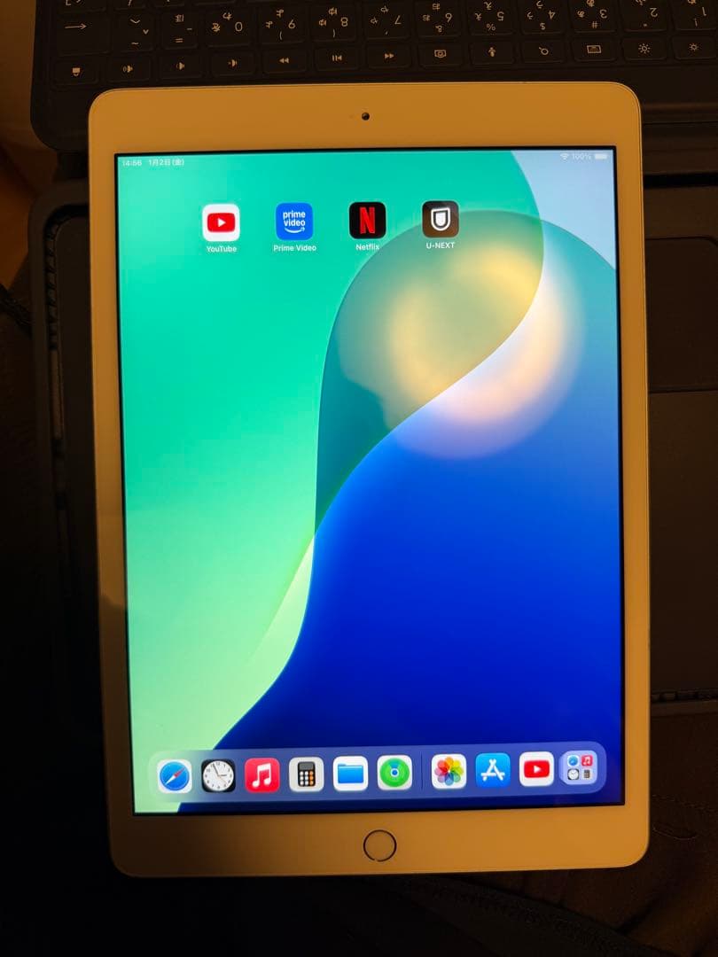 む*ー様 iPad7世代 32gb wifi ロジクールキーボード付き