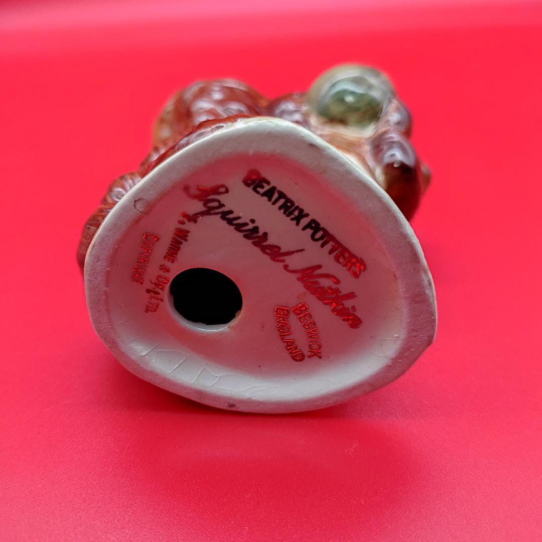 【ゴールドオーバル BP2】BESWICK リス フィギュリン ピーターラビット