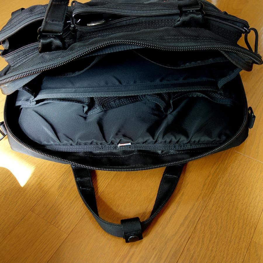 【美品】ブリーフィング　A4 LINER　ブラック