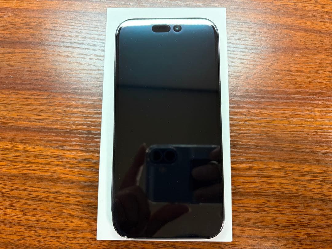 iPhone 15 ブラック 本体 128GB 化粧箱・ケース・ケーブル付き