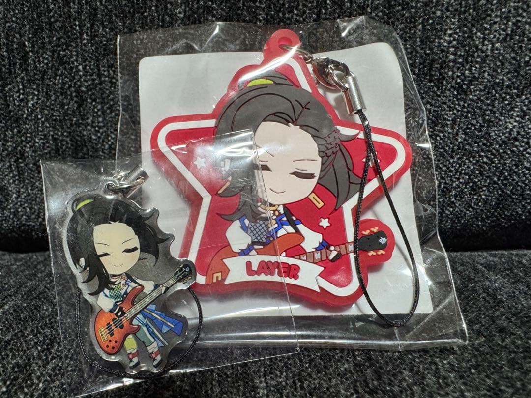 バンドリ レイヤ たまみくじ ピック型ホロ缶バッジ