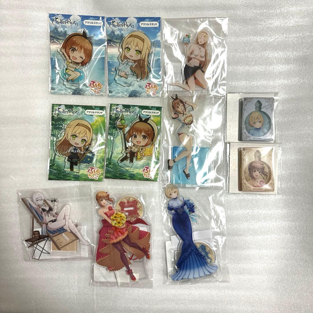 ライザのアトリエ　アクリルキーホルダー　アクリルスタンド　ポップアップストア