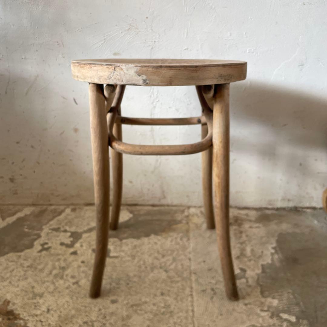 ビンテージ　　ベントウッドスツール　　剥離