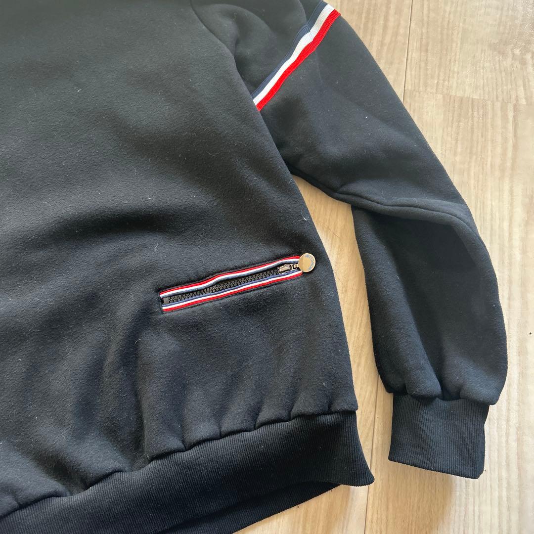 MONCLER フード付き ブラックパーカー