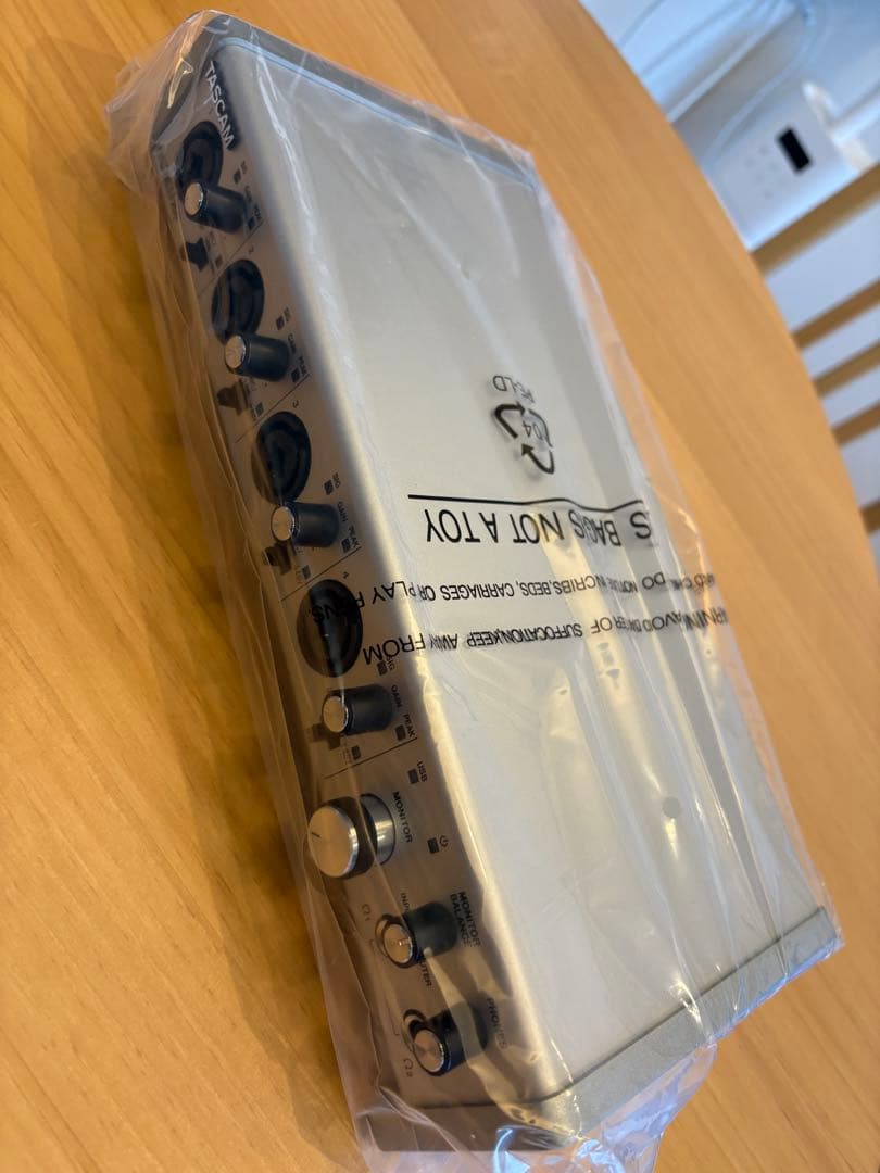 【新品交換品】TASCAM オーディオI/F シリーズ208i USBケーブル付