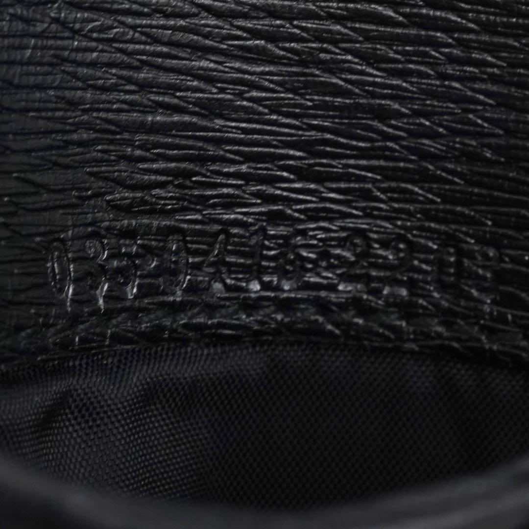 ✨未使用展示品✨　GUCCI ミニ財布　エンボスロゴ　Gロゴ 二つ折り　ブラック