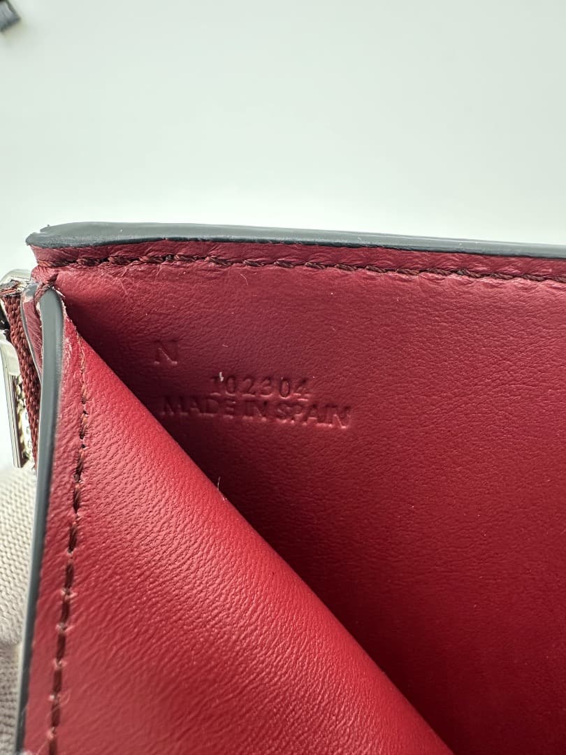 新品未使用 LOEWE グレイン カーフレザー バーティカル ウォレット