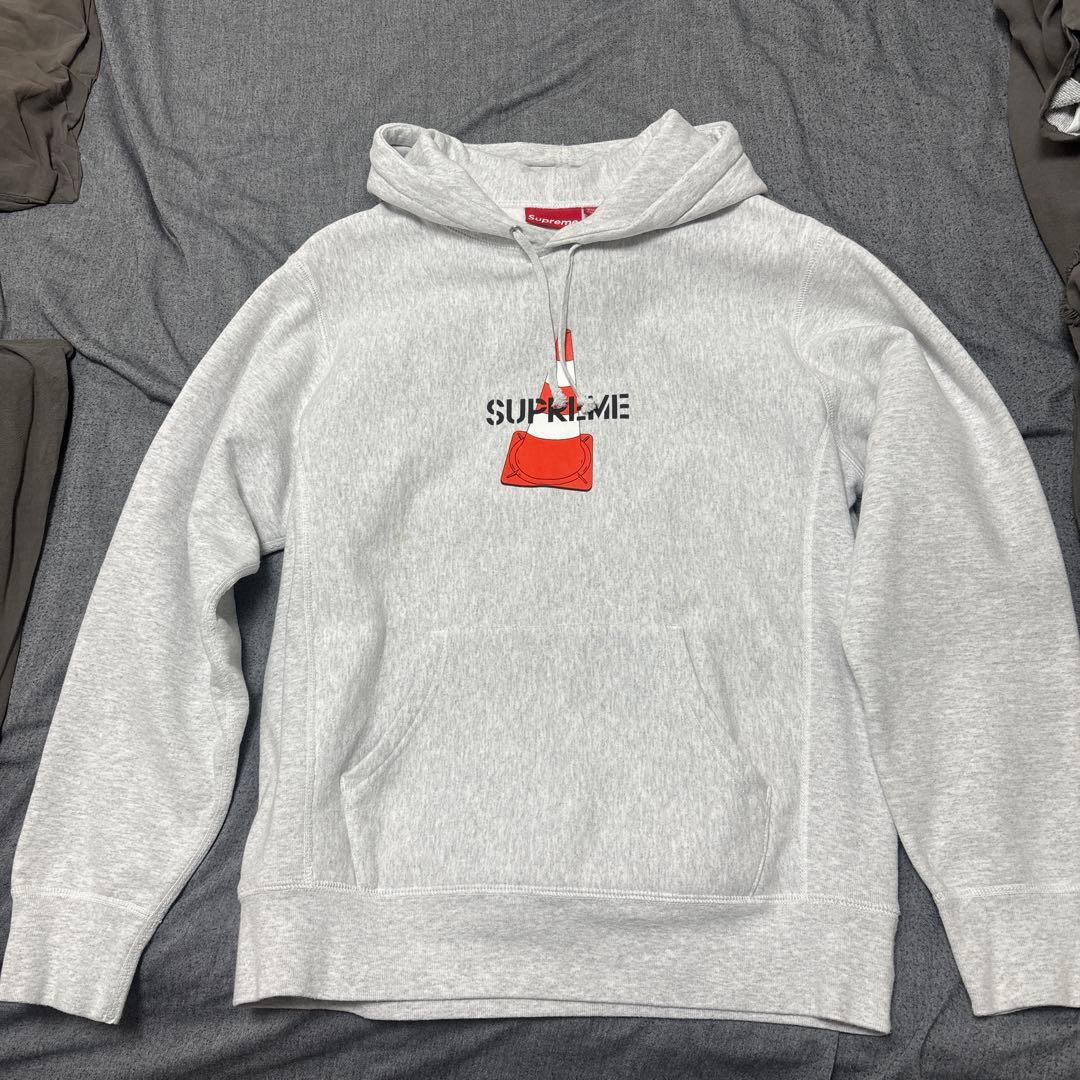 SUPREMEパーカー　カラーコーン　グレー