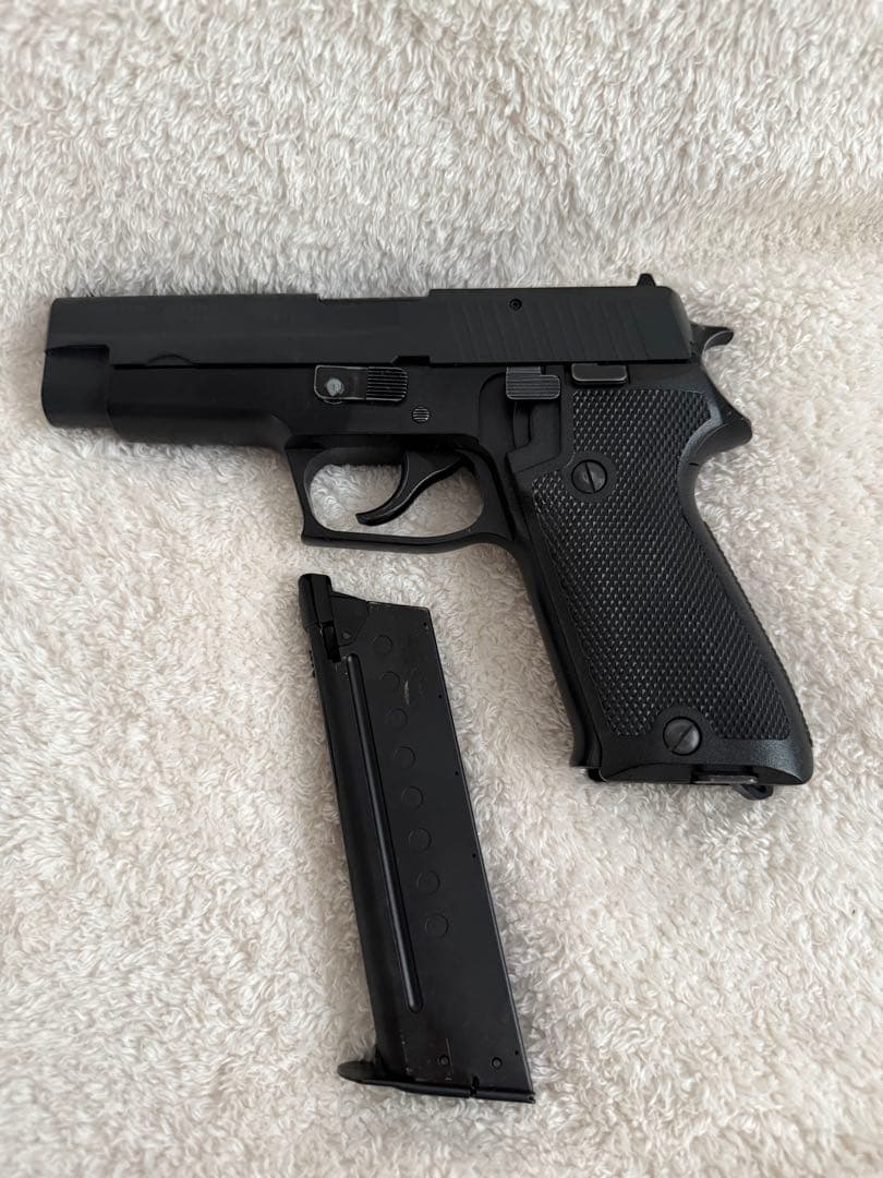 ガスガン ブラック マガジン・ホルスター付き