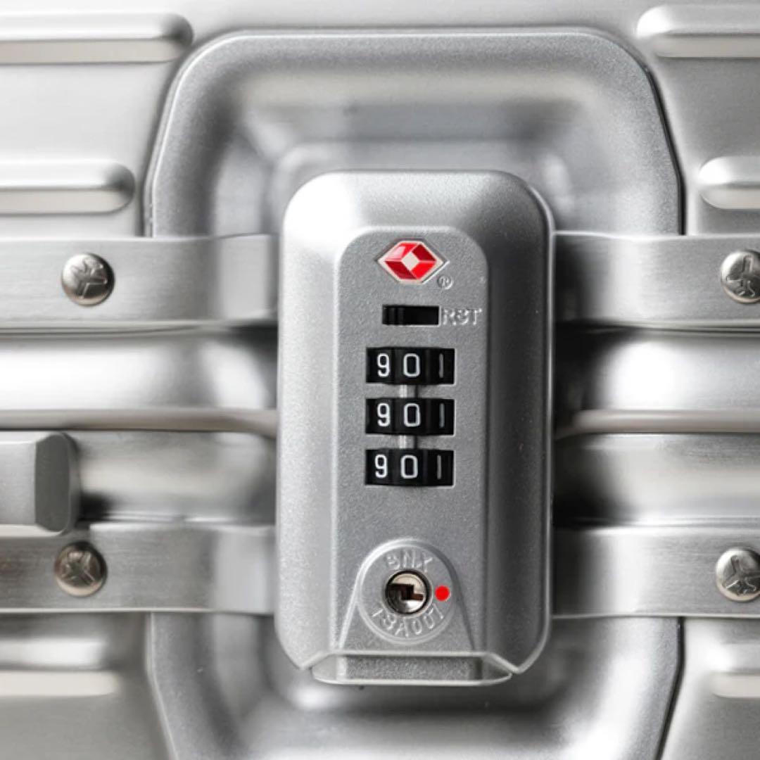 イノベーター アルミスーツケース シルバー INV5811STP キャリーケース