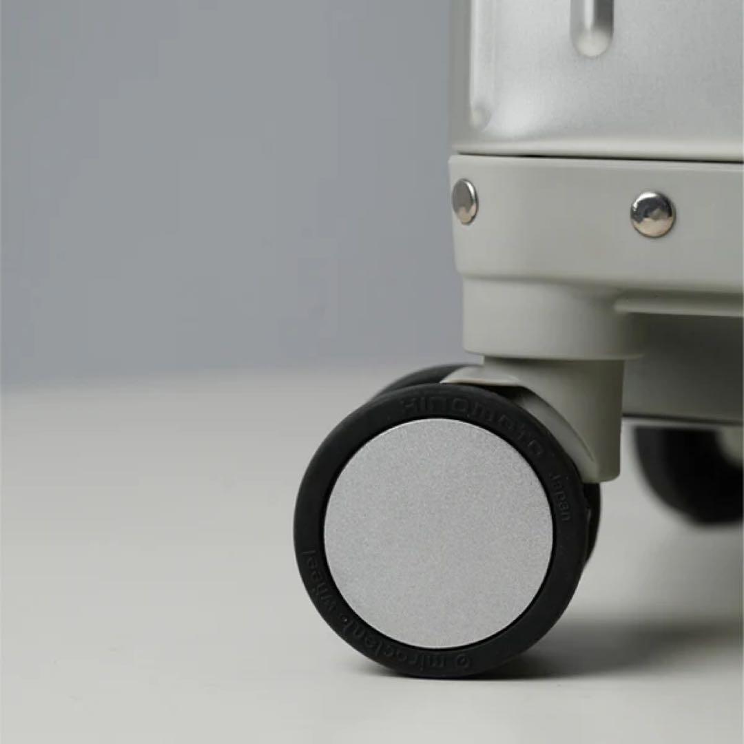 イノベーター アルミスーツケース シルバー INV5811STP キャリーケース