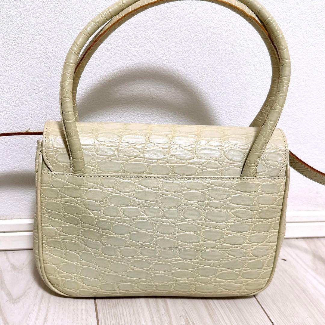 《美品》Ferragamo(フェラガモ)2wayバッグ　レザー　ヴァラ