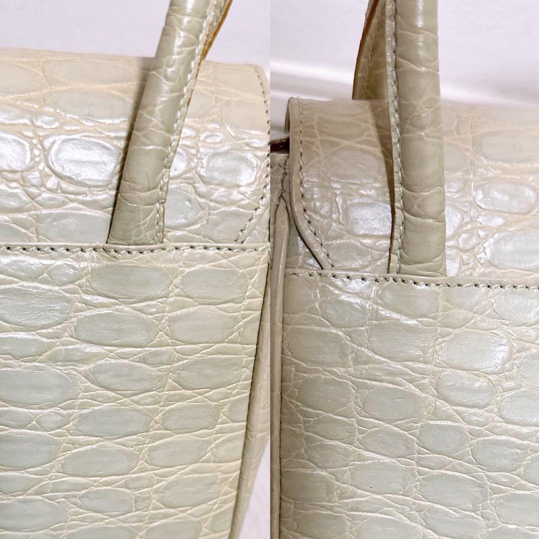 《美品》Ferragamo(フェラガモ)2wayバッグ　レザー　ヴァラ