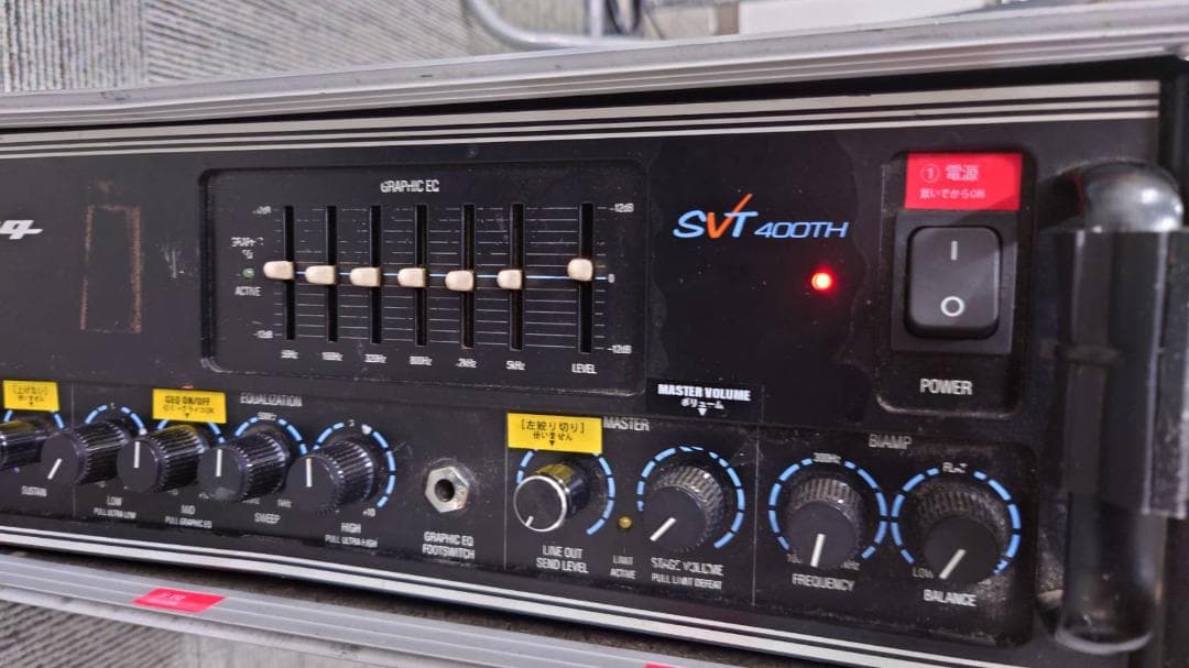 AMPEG SVT-400TH ベースアンプヘッド　ラックケース付き