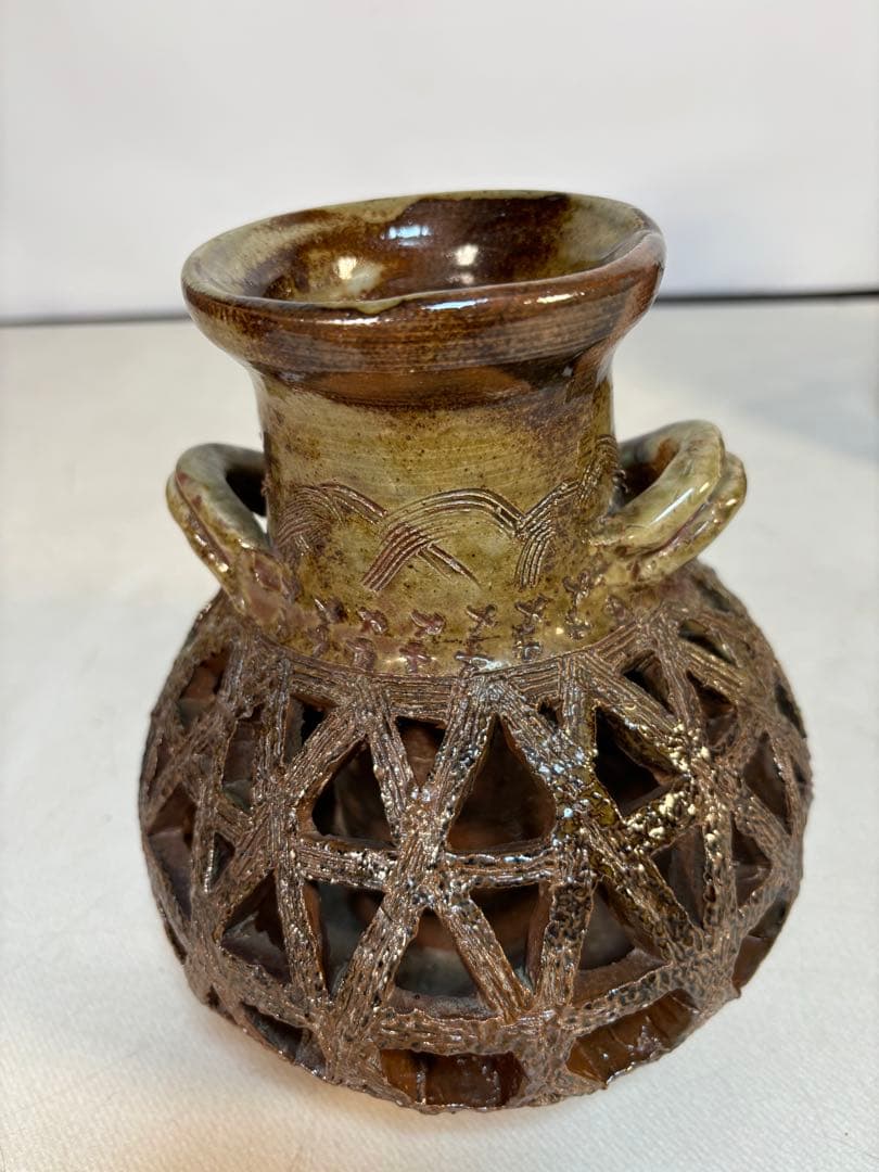 透かし彫り模様　壺型 一輪挿し　3点セット