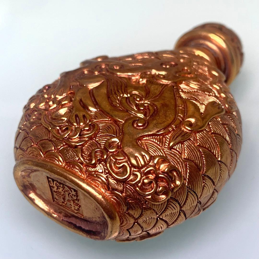 清国の鼻煙壺 鎏金宝瓶　金竜彫刻　時代物　アンティーク