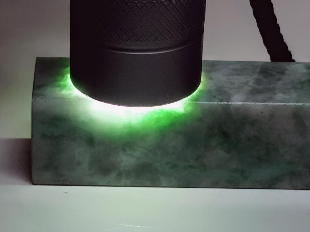 印材・角⑦ 43g 翡翠 ヒスイ 鑑賞石 原石 自然石 誕生石 鉱物 水石