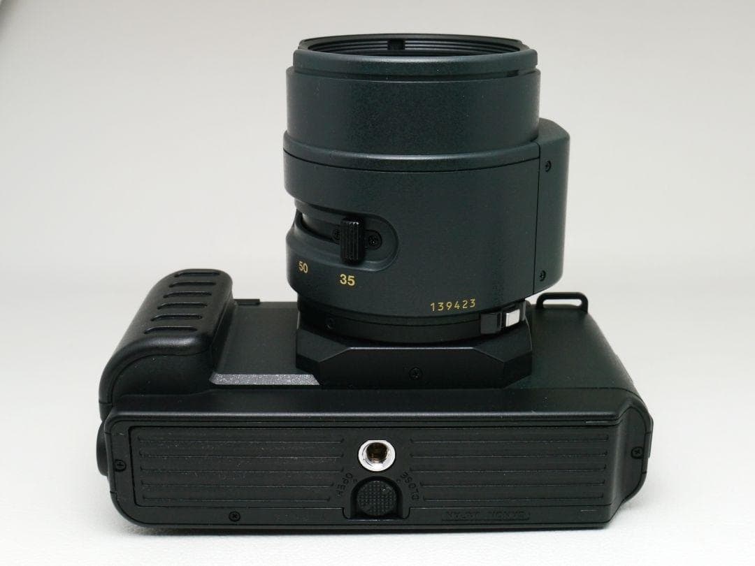 Canon T80 フィルムカメラ 中古美品 レンズ ストロボ付 フルキット